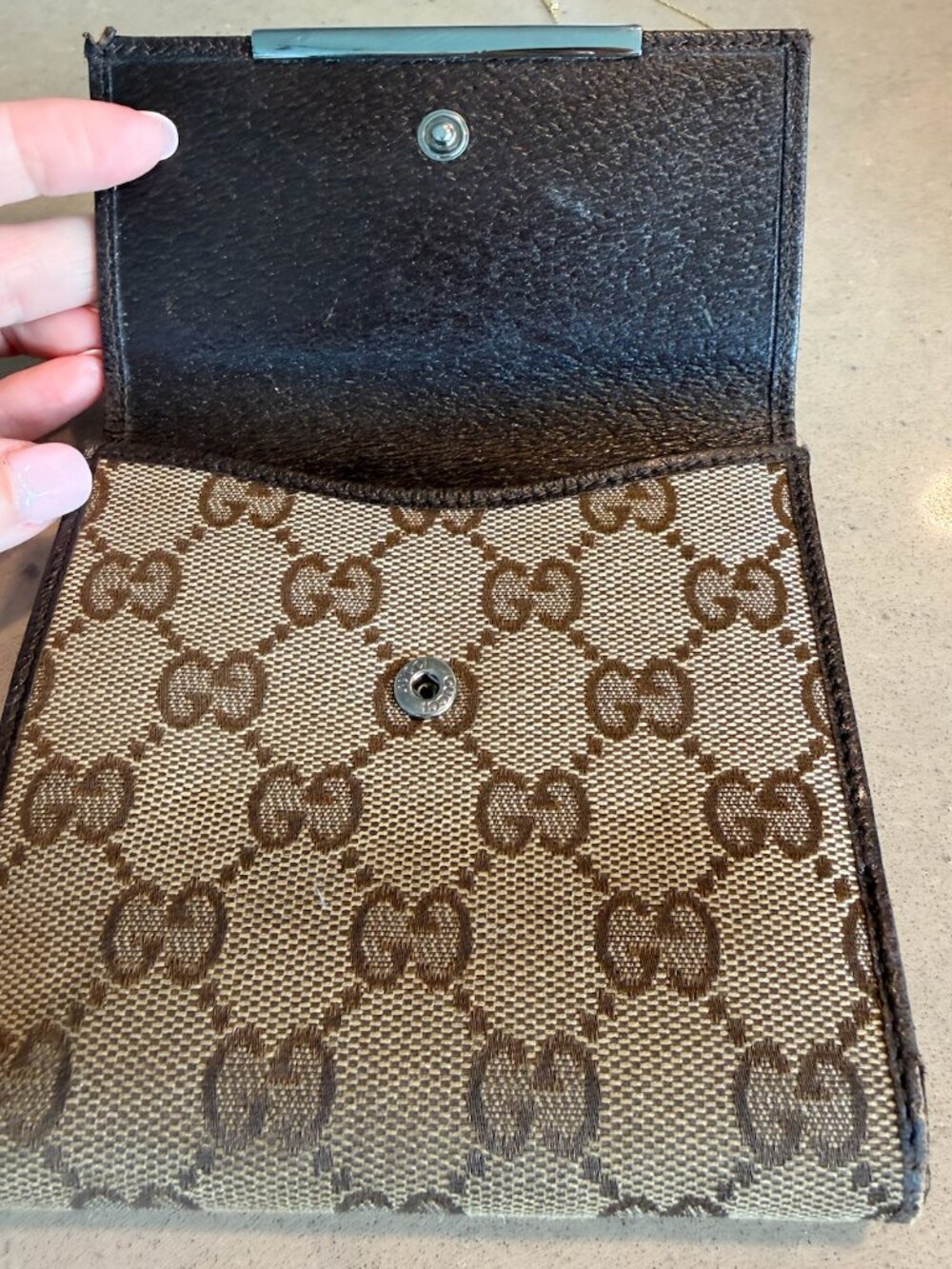 Gucci Vintage Beige/Brown GG Monogram Canvas Wallett with Silver Plate - Picture 4 of 8